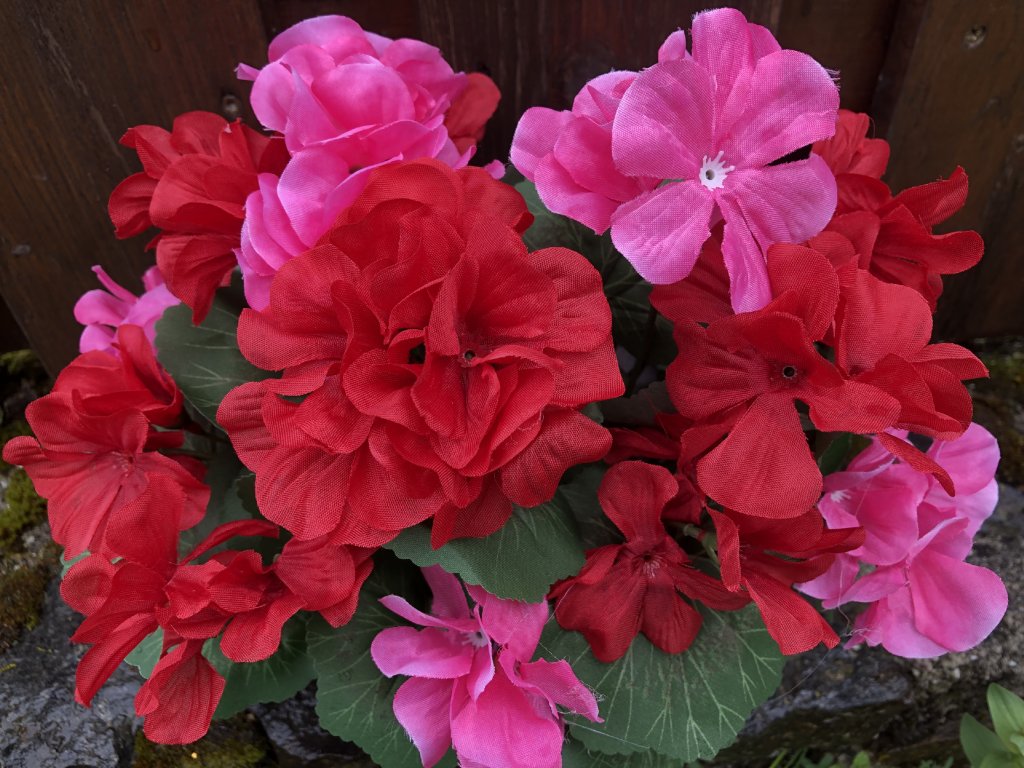 Jarní dekorace na hroby